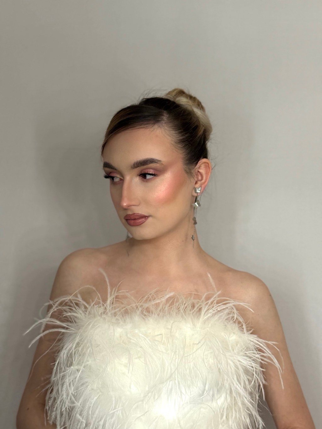 CUM STIM CE PRODUSE DE MAKE-UP NI SE POTRIVESC?